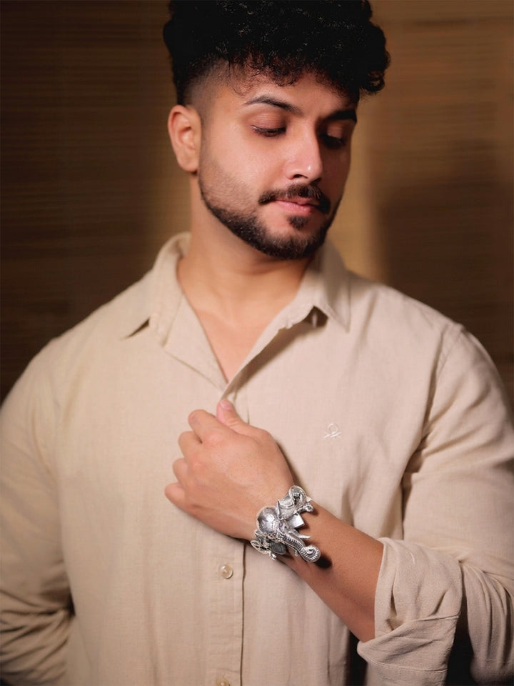 Aayansh Ganesha Silver Men&