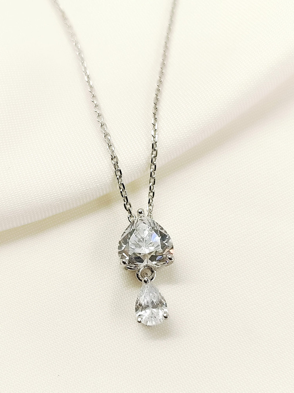 Kanishka 92.5 Silver Swarovski Stone Pendal