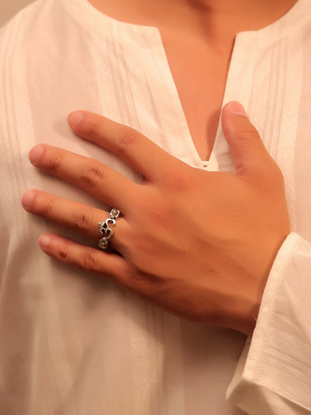 Aalamzeb Brown Men's Finger Ring - Oxidized Silver-Plated