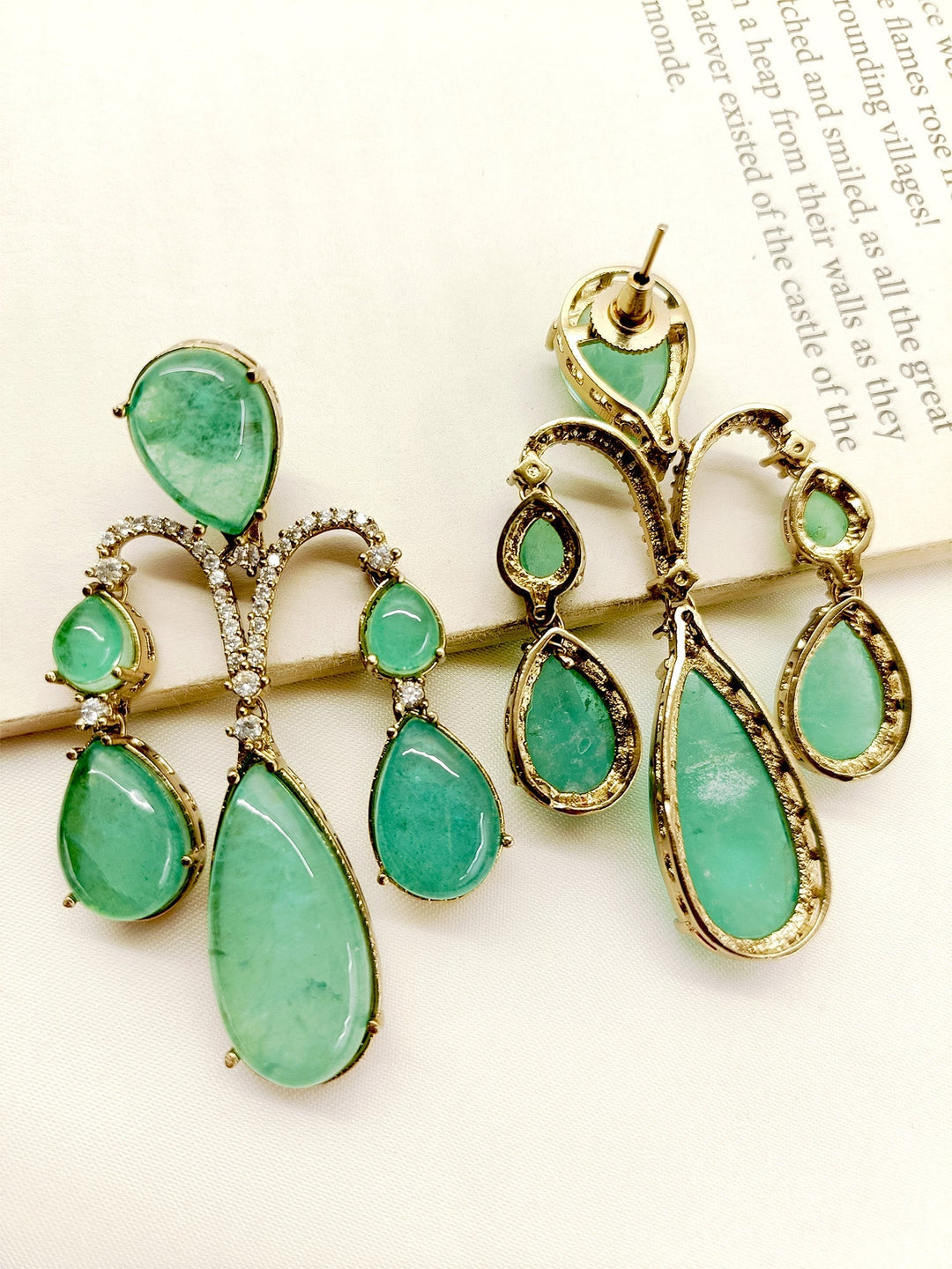 Saran Mint Green Victorian Earrings