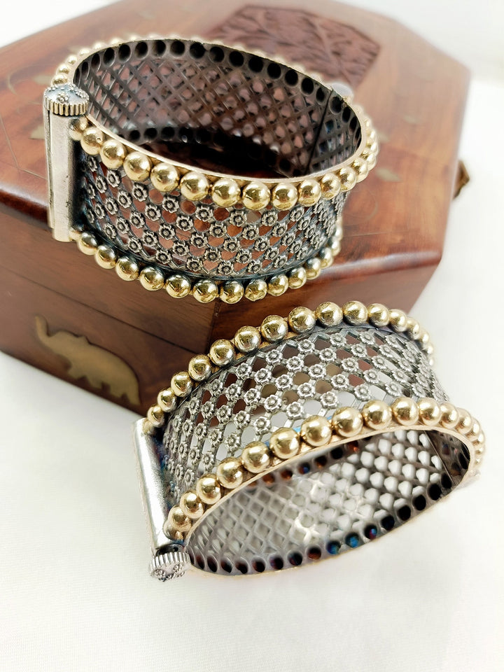 Awsena Plain Oxidized Bangles