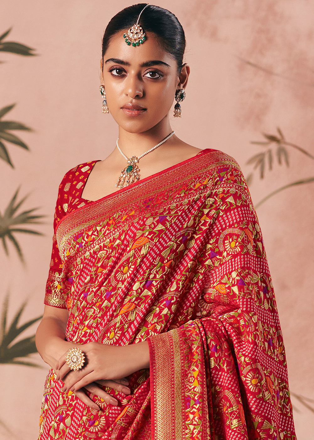Red &amp; Pink Khaddi Georgette Saree with Bandhej Weaving Artistry