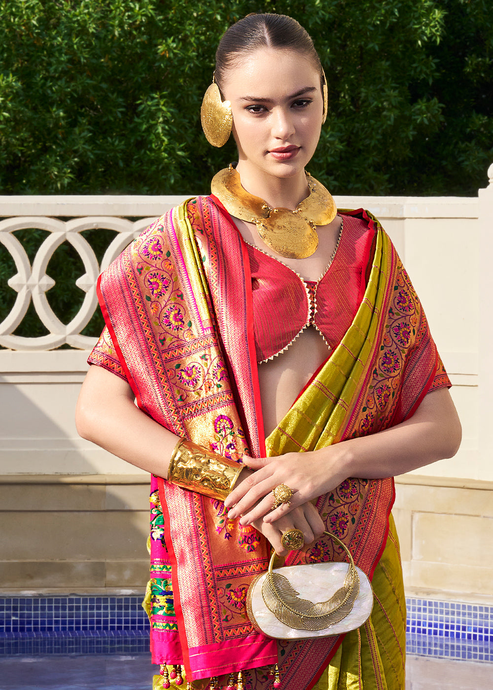 Olive Green & Pink Tanchoi Woven Banarasi Silk Saree for Timeless Elegance