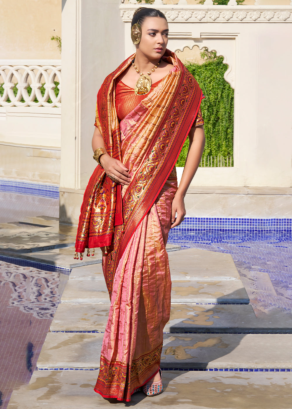 Pink & Brown Tanchoi Woven Banarasi Silk Saree for Timeless Elegance