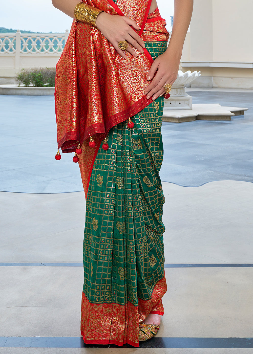 Traditional Dark Green & Red Kanjivaram Silk Saree with Intricate Zari Work