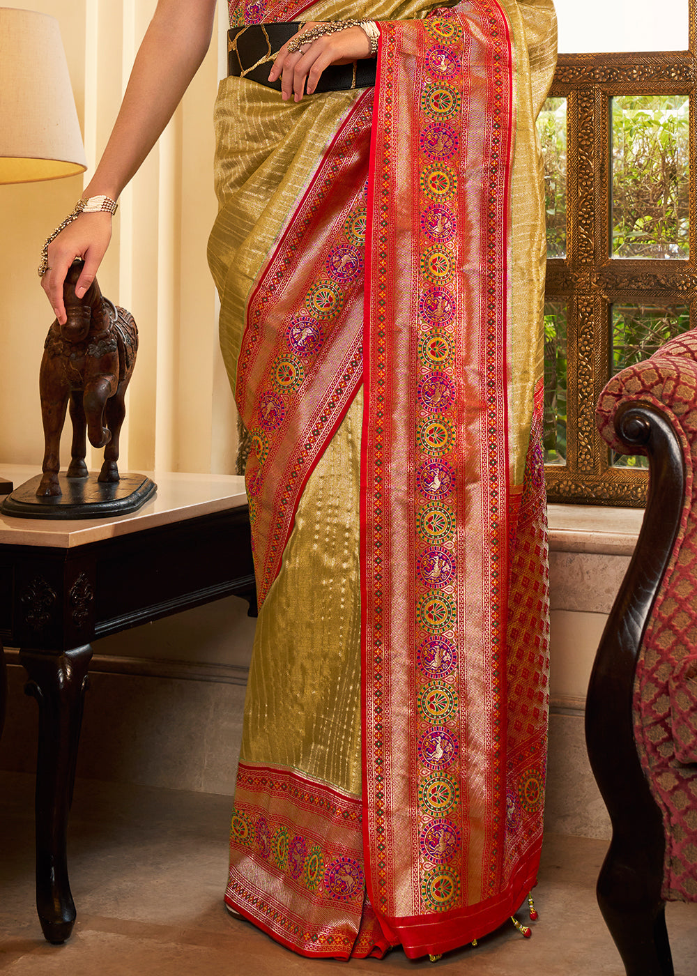 Elegant Dual Tone Green and Red Kanjivaram Saree with Lustrous Zari Work