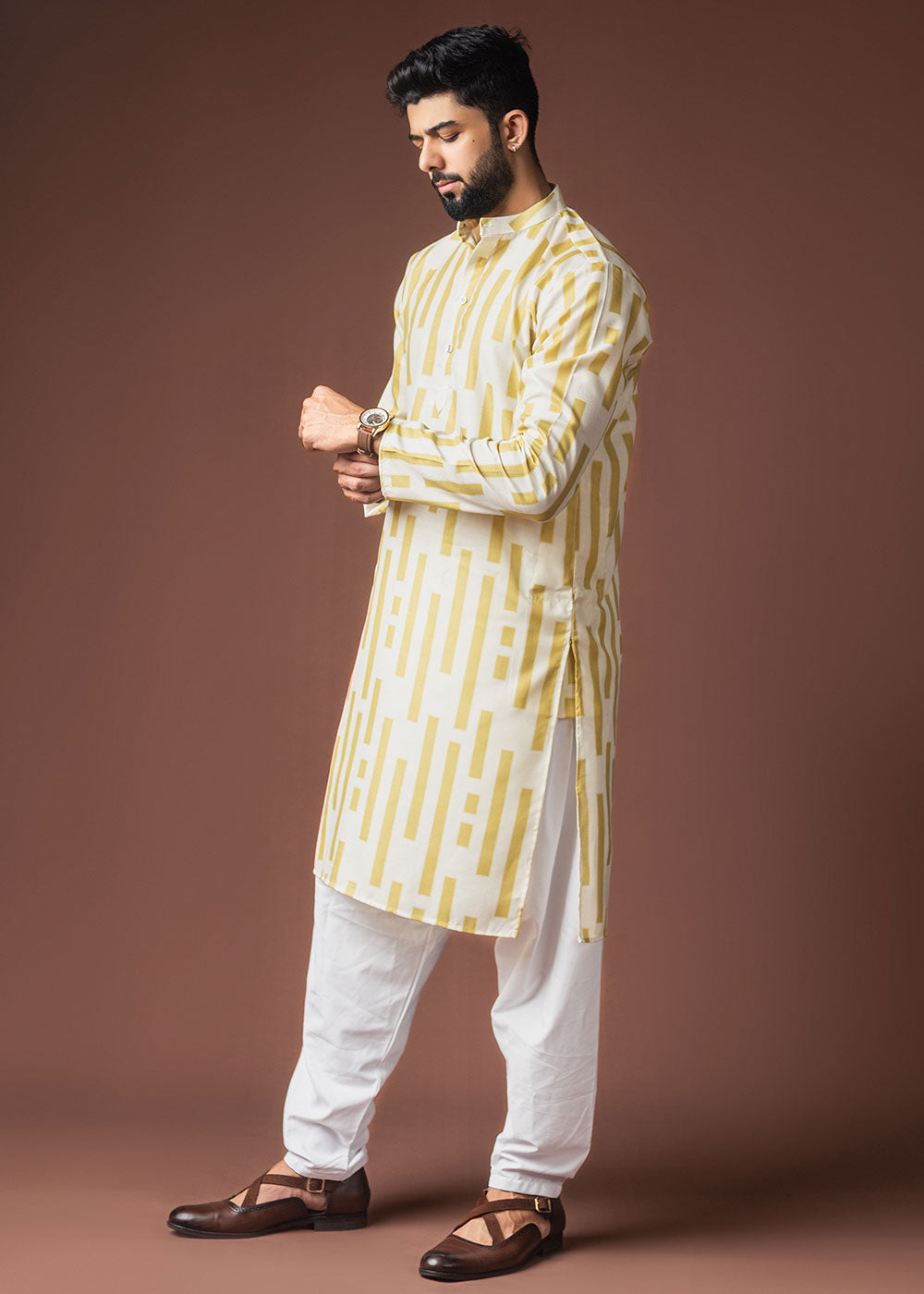 Pastel Yellow Blended Linen Kurta with Segmented Line Print