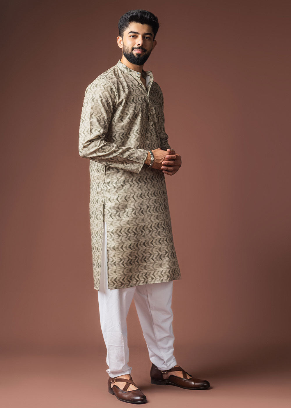 Artichoke Green Blended Linen Kurta with Soft Chevron Pattern