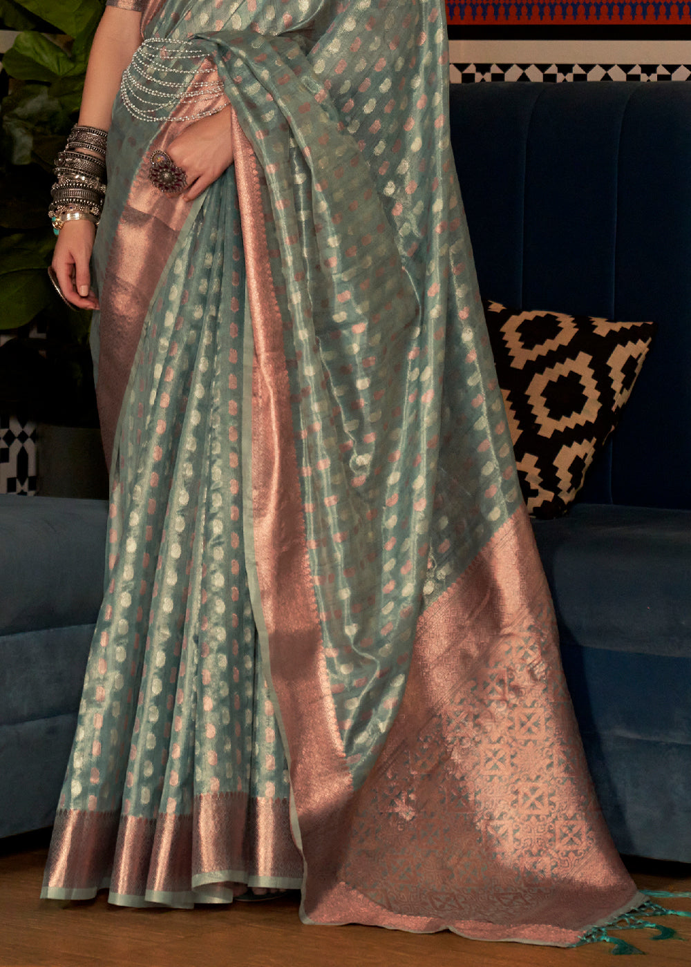 Bermuda Green Handloom Woven Tissue Silk Saree with Zari Work