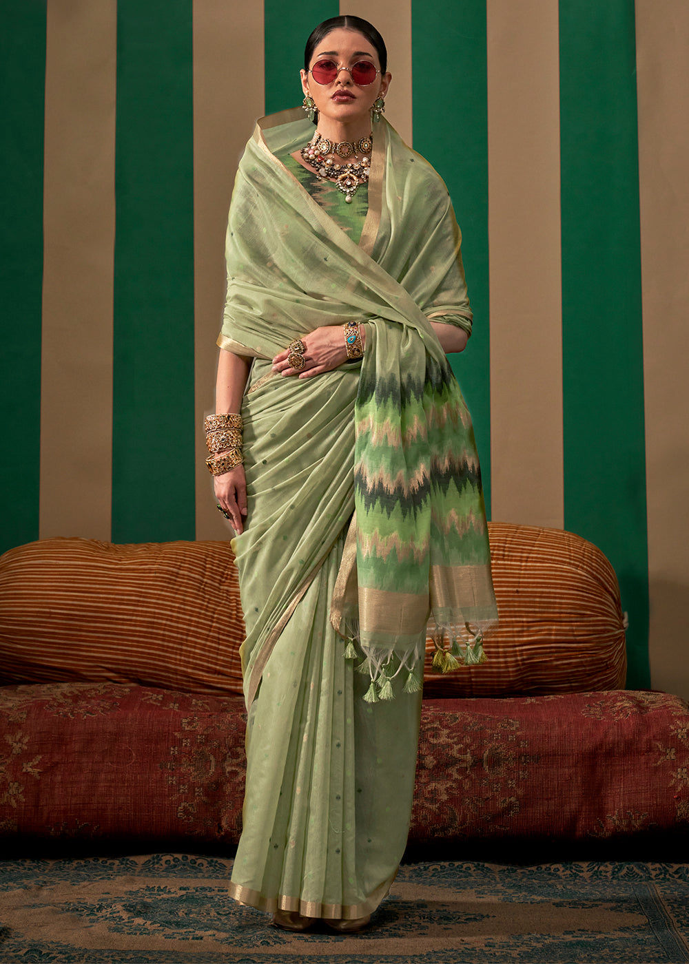 Pastel Green Linen Silk Saree with Intricate Handloom Craftsmanship