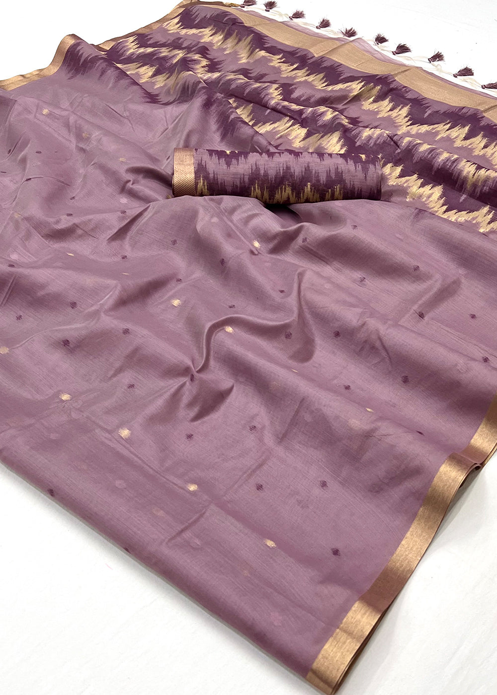 Lavender Purple Linen Silk Saree with Intricate Handloom Craftsmanship