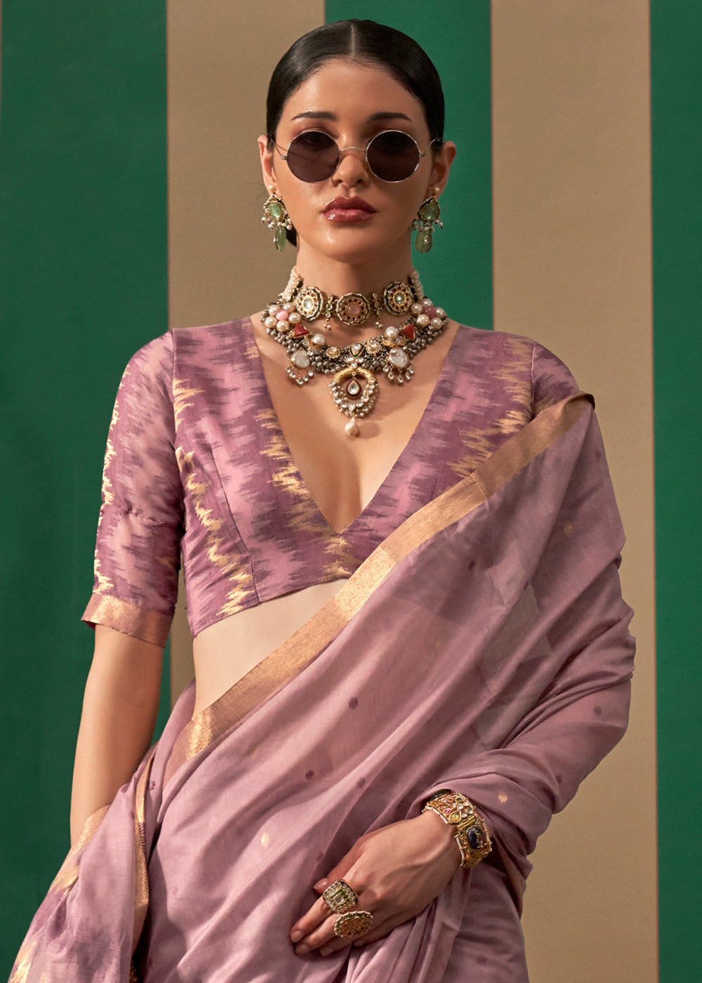 Lavender Purple Linen Silk Saree with Intricate Handloom Craftsmanship