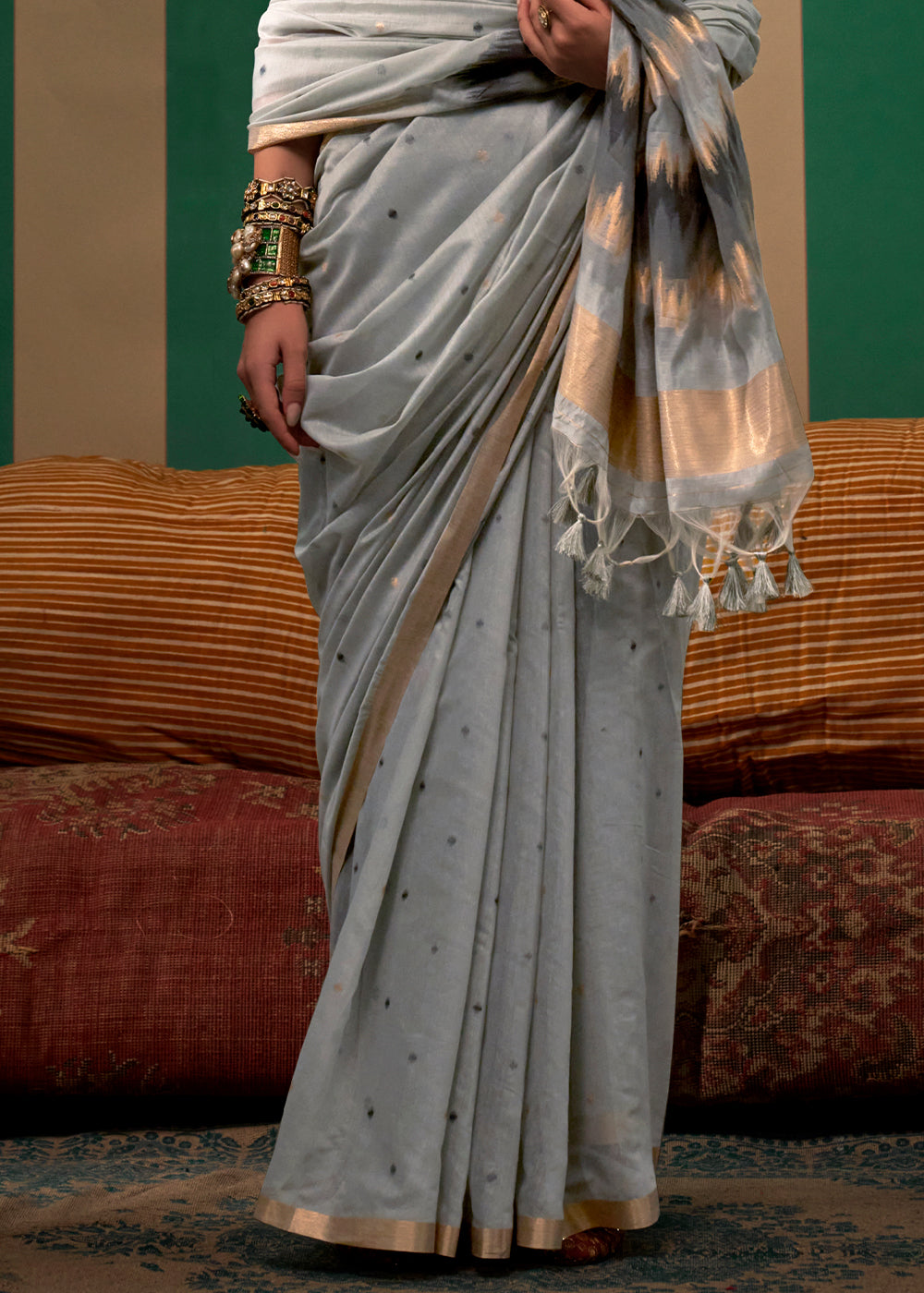 Pewter Grey Linen Silk Saree with Intricate Handloom Craftsmanship