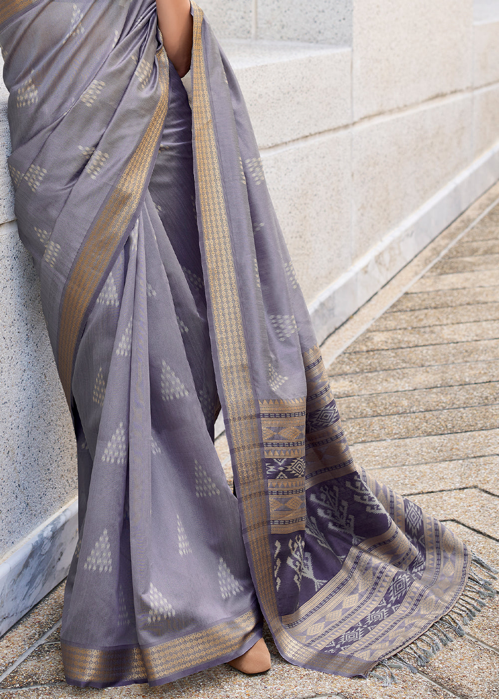 Flint Grey Handwoven Ikkat Silk Saree – Traditional Craftsmanship