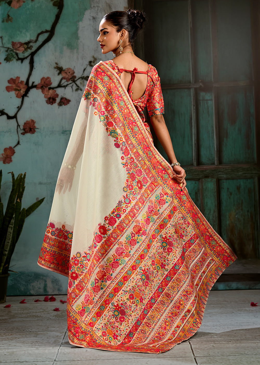 Cream White Handloom Pashmina Saree with Woven Elegance