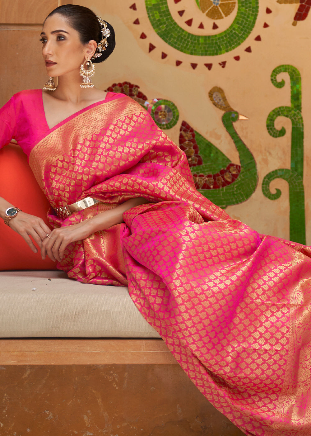 Dual Tone Pink Kanjivaram Silk Saree Adorned with Zari Woven Butti