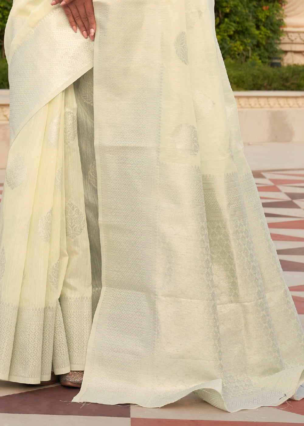 Zari Woven Cream White Linen Silk Saree – Perfect for Summer