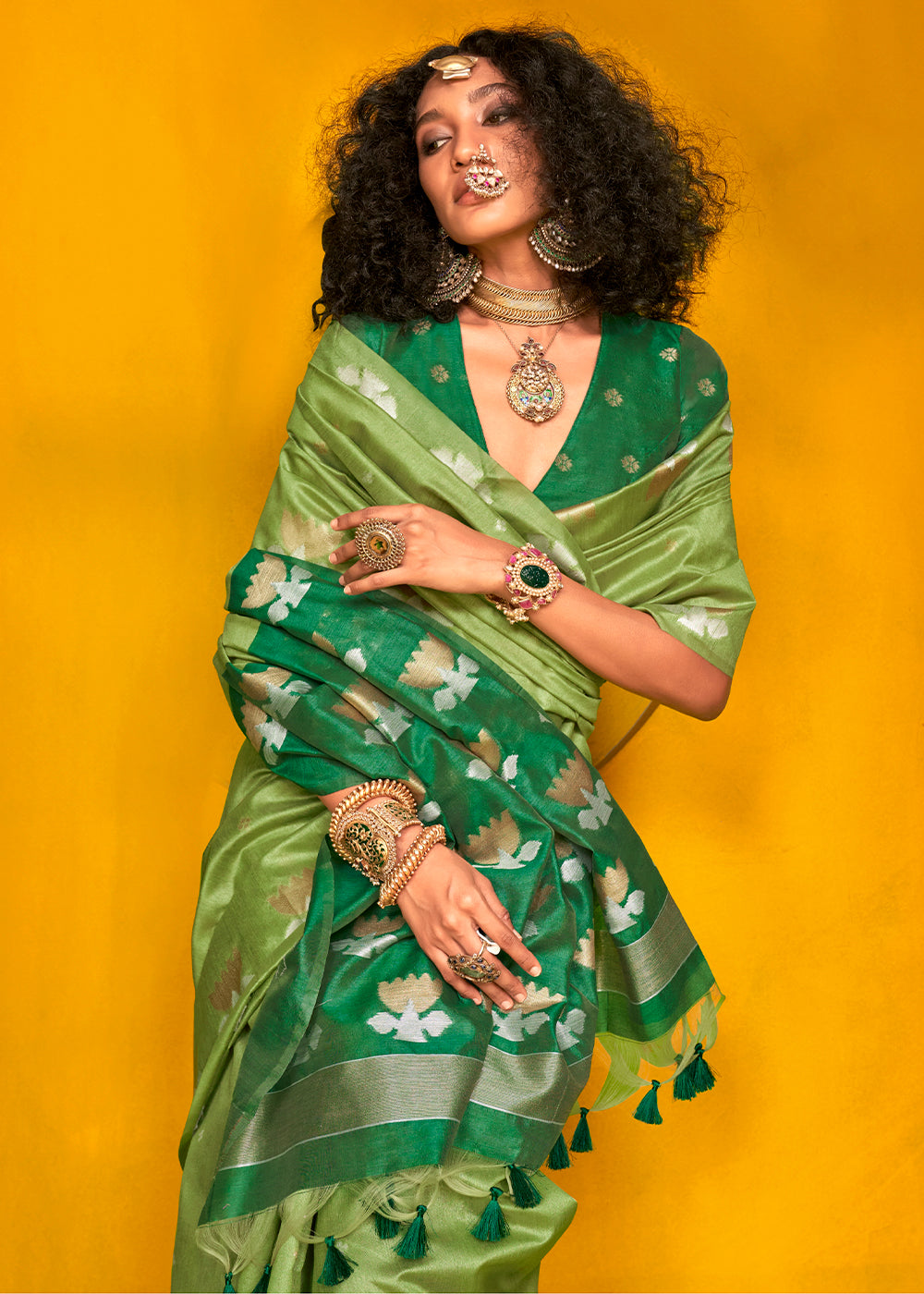 Dual Shade Green Handloom Tussar Silk Saree with Lotus Motif Pallu