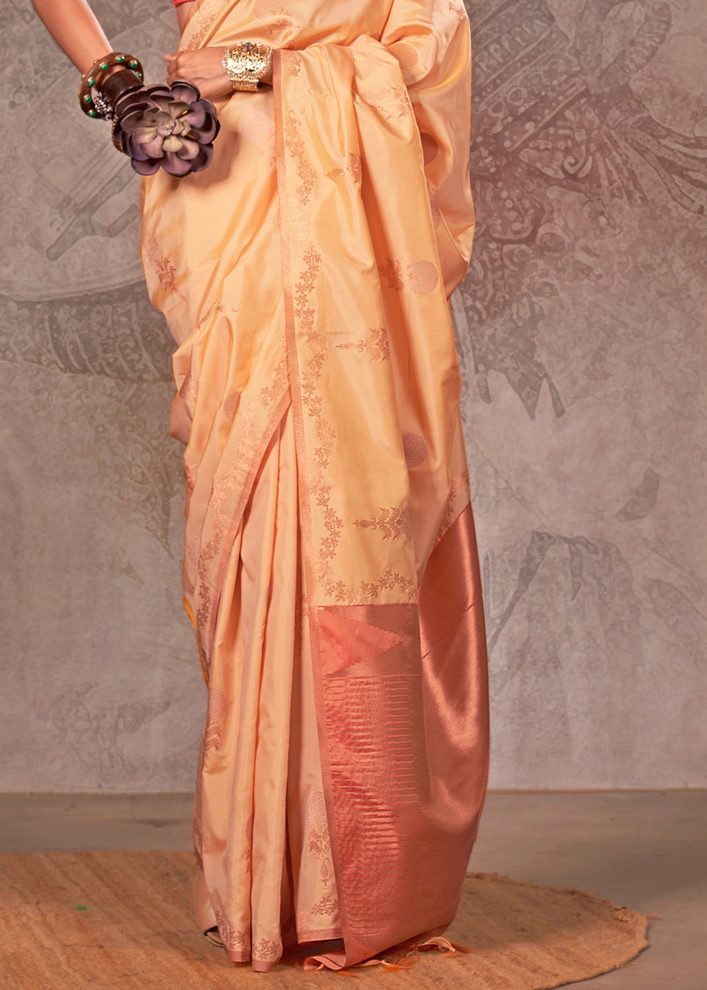 Two Tone Cream White Banarasi Silk Saree with Intricate Zari Weaving