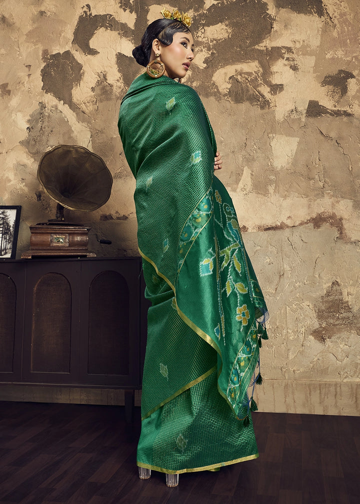 Emerald Green Handloom Weaving Silk Saree with Floral Pallu