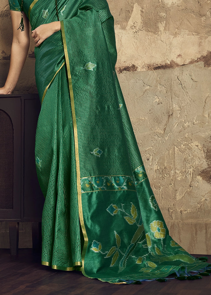 Emerald Green Handloom Weaving Silk Saree with Floral Pallu