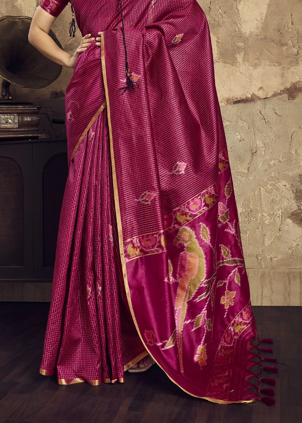 Rani Pink Handloom Weaving Silk Saree with Floral Pallu