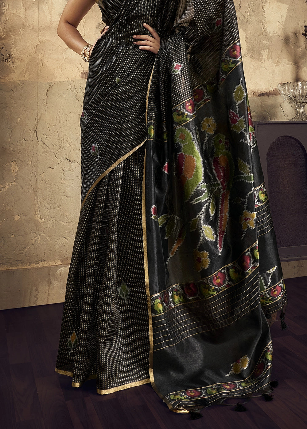 Black Handloom Weaving Silk Saree with Floral Pallu
