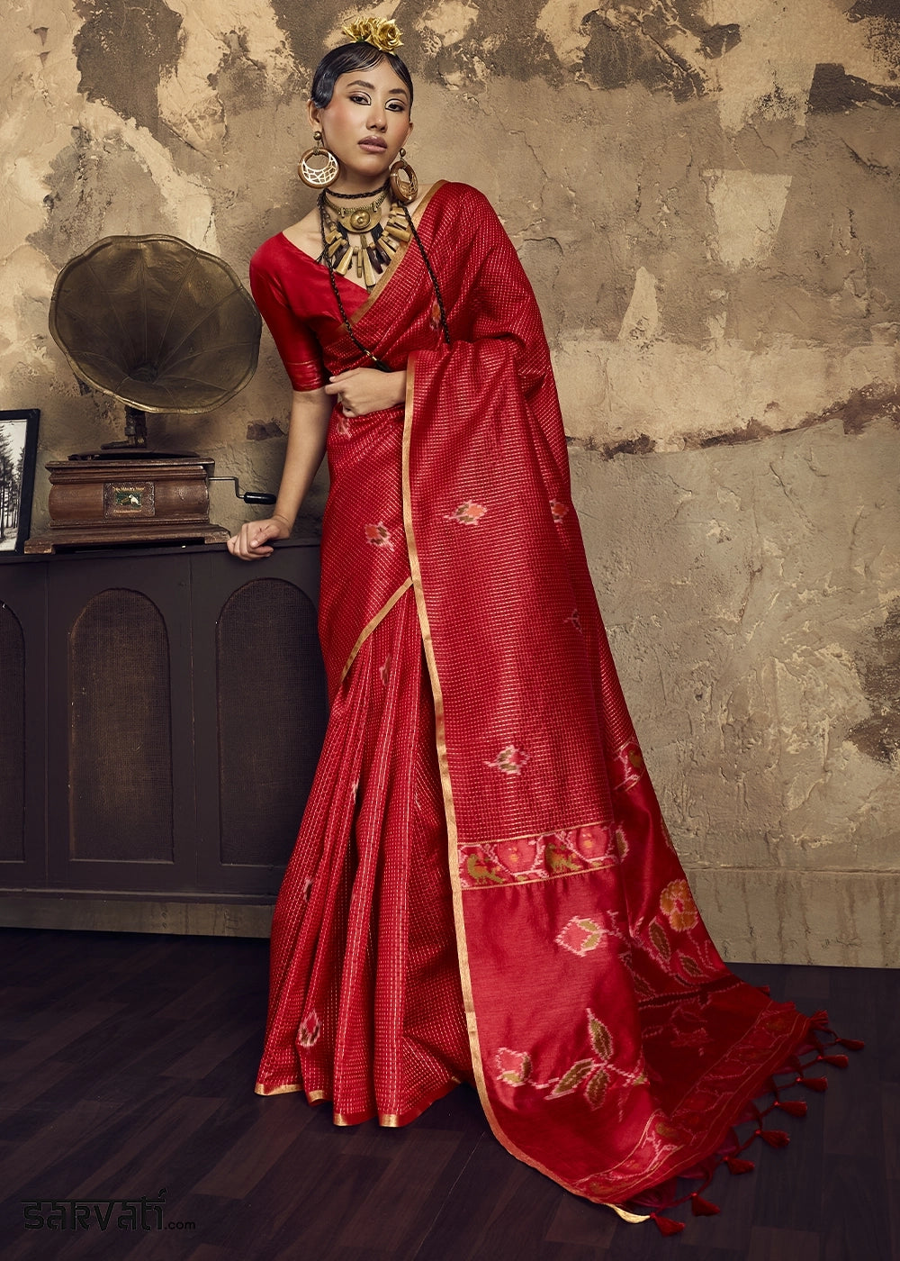 Red Handloom Weaving Silk Saree with Floral Pallu
