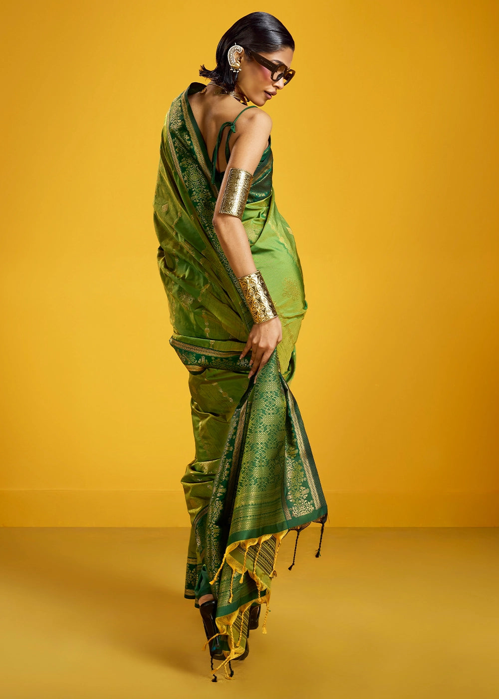Mantis Green Handloom Silk Saree with Elegant Contrast Border