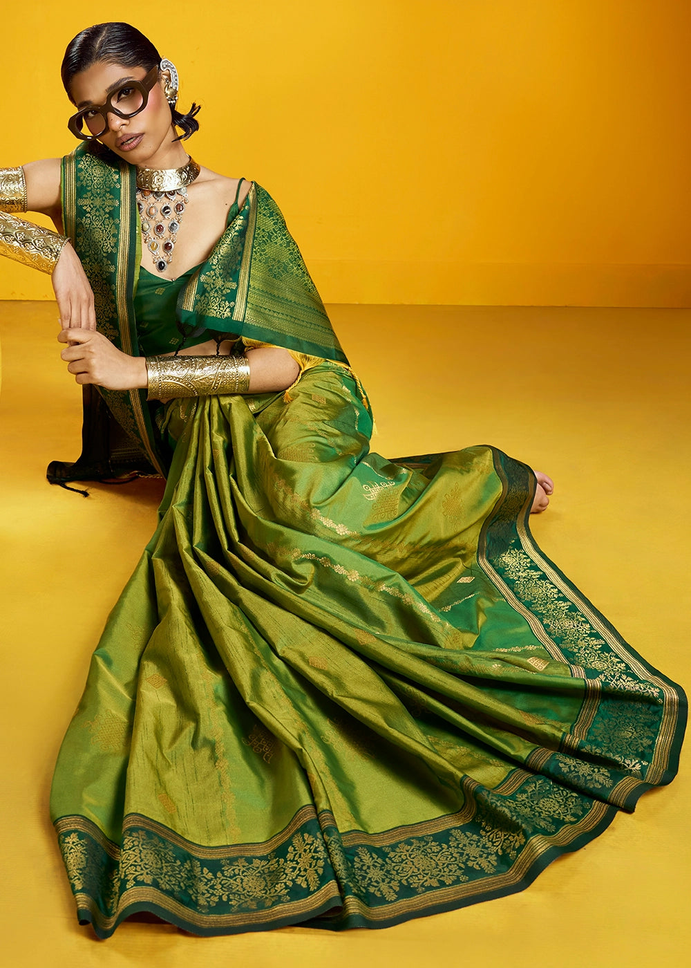 Mantis Green Handloom Silk Saree with Elegant Contrast Border