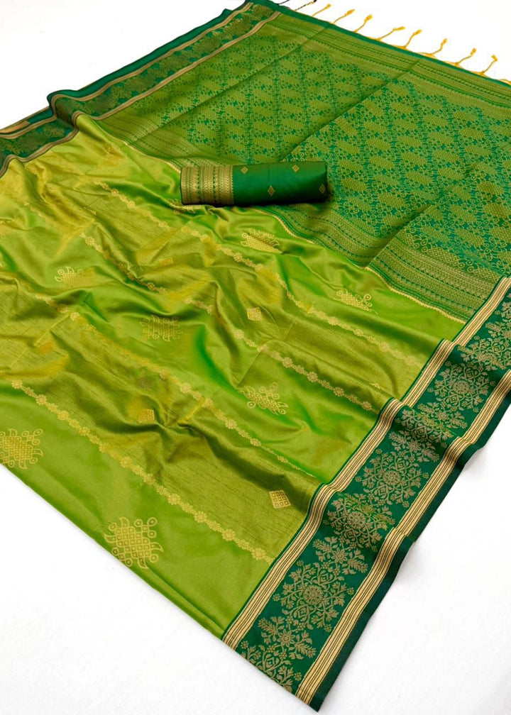 Mantis Green Handloom Silk Saree with Elegant Contrast Border