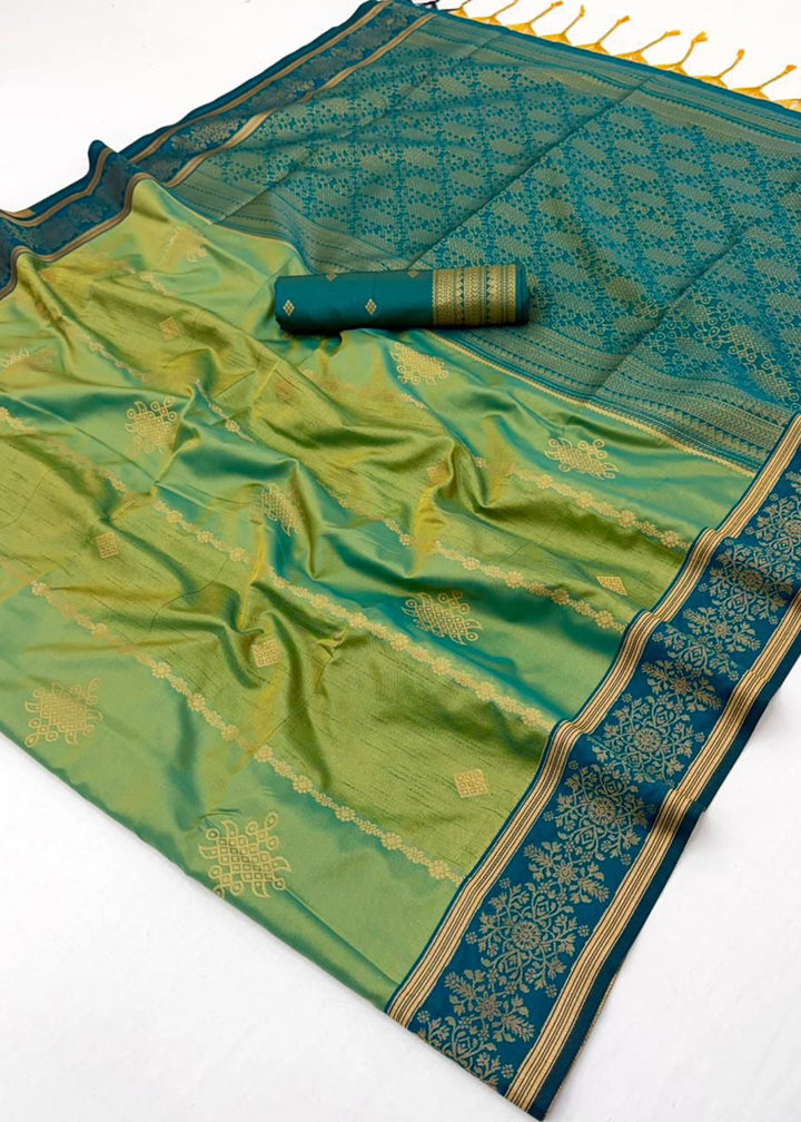 Tones Of Green Handloom Silk Saree with Elegant Contrast Border