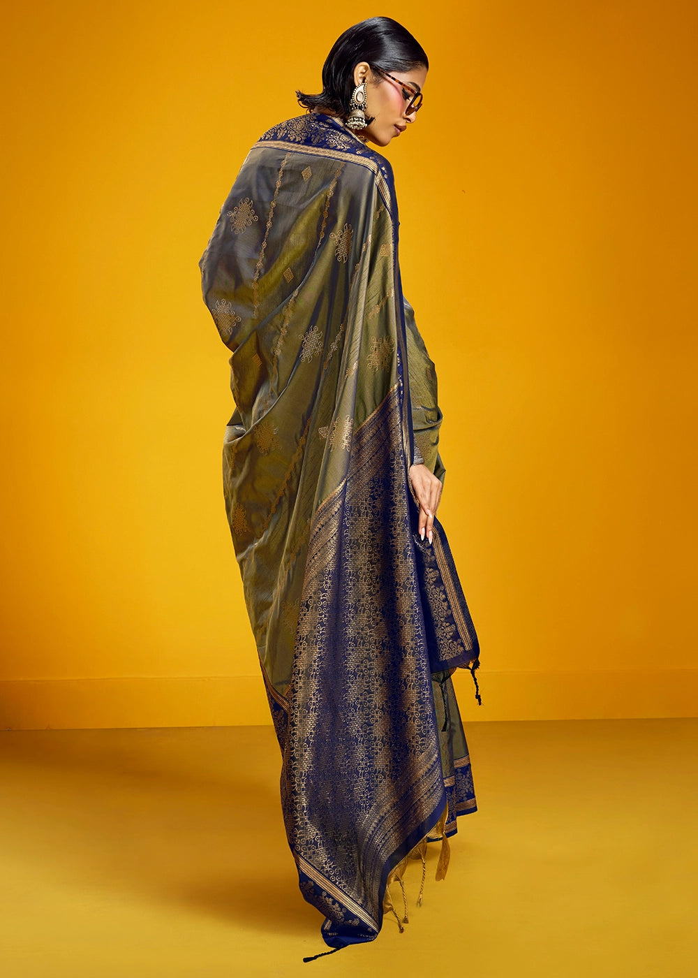 Tones Of Grey Handloom Silk Saree with Elegant Contrast Border