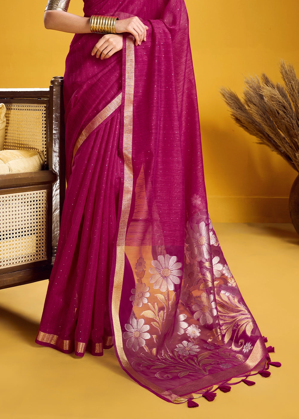 Magenta Purple Munga Silk Saree with Intricate Floral Zari Weave