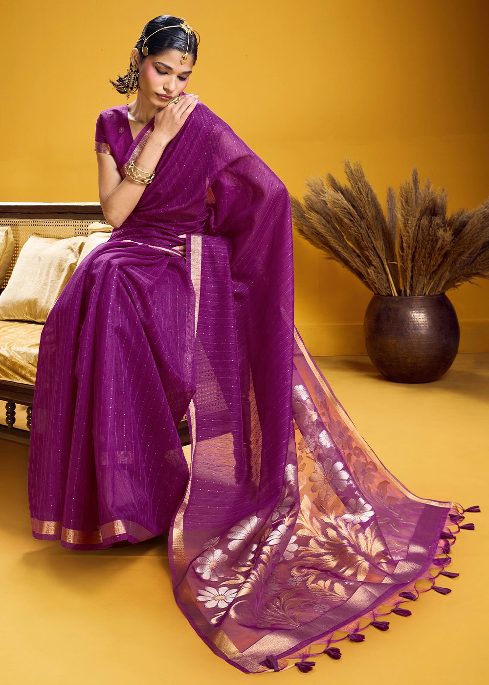Grape Purple Munga Silk Saree with Intricate Floral Zari Weave