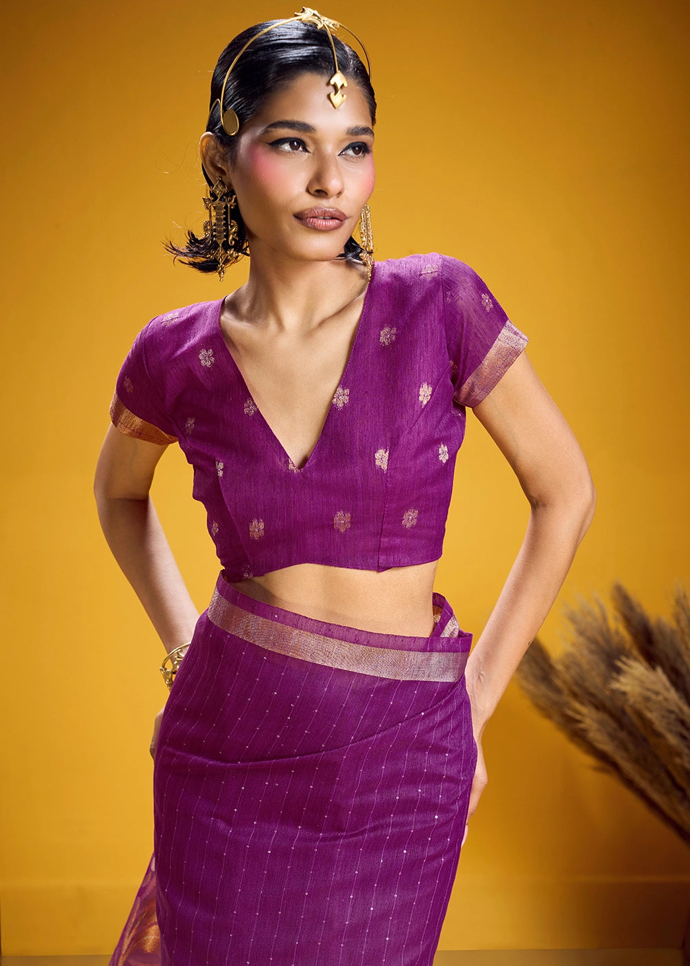 Grape Purple Munga Silk Saree with Intricate Floral Zari Weave