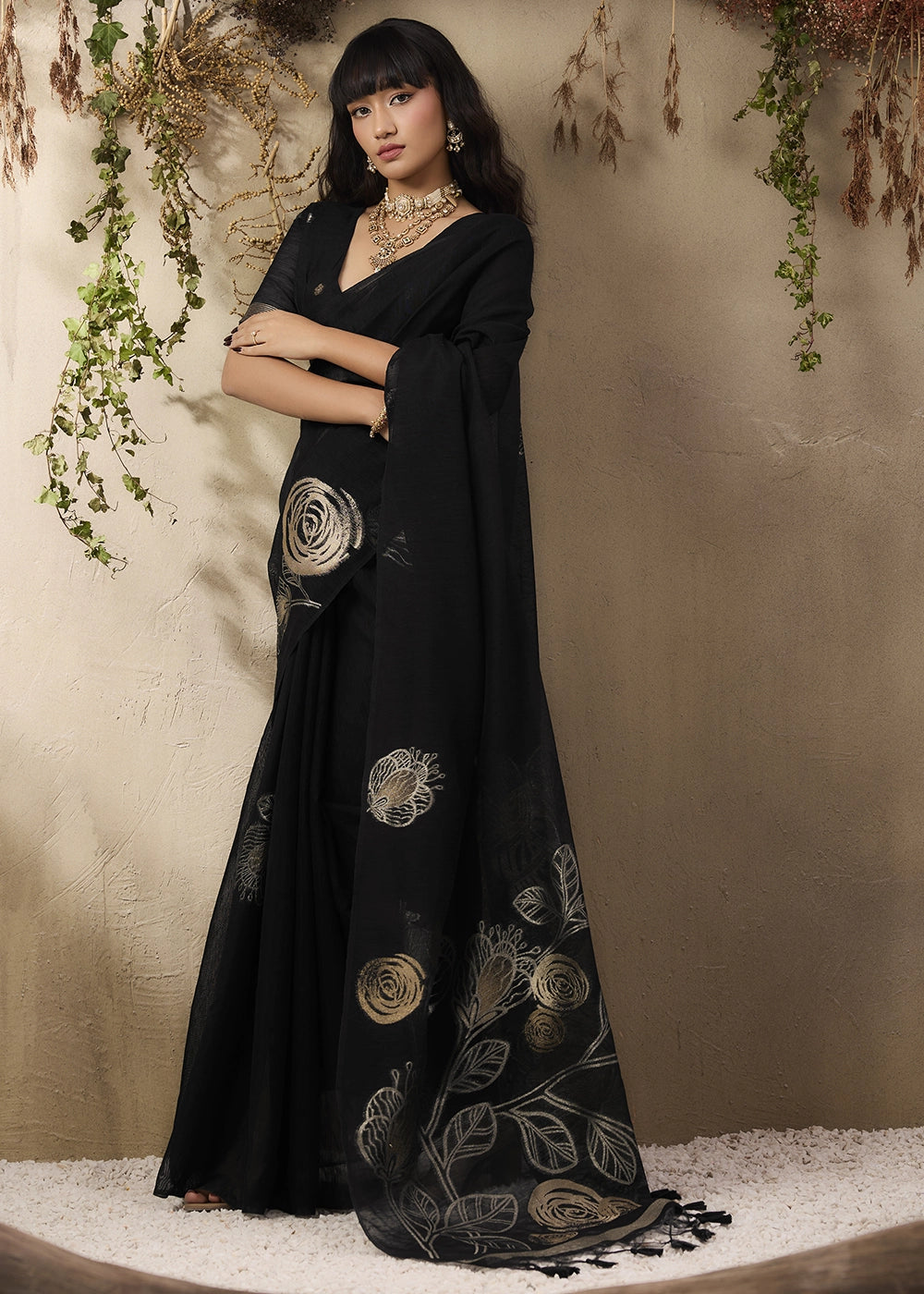 Pitch Black Soft Munga Silk Handloom Saree