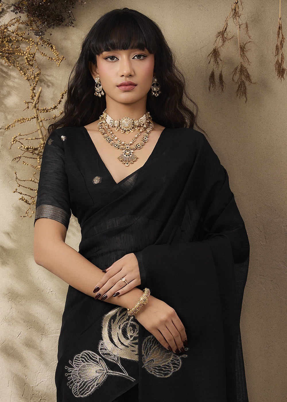 Pitch Black Soft Munga Silk Handloom Saree