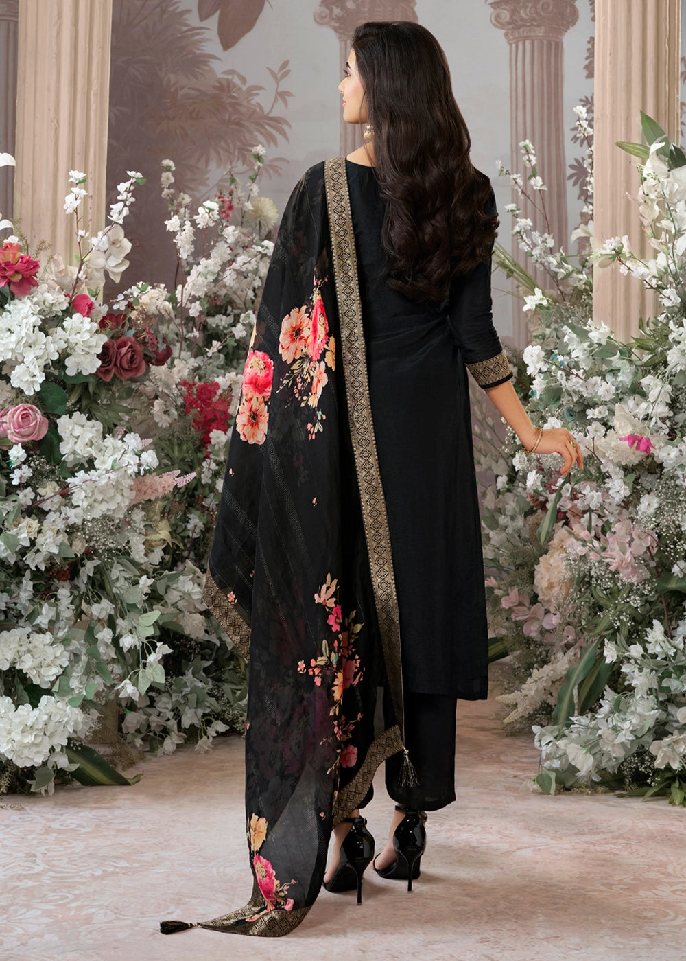 Onyx Black Embroidered Dola Silk Kurta and Pant Set with Jacquard Accents