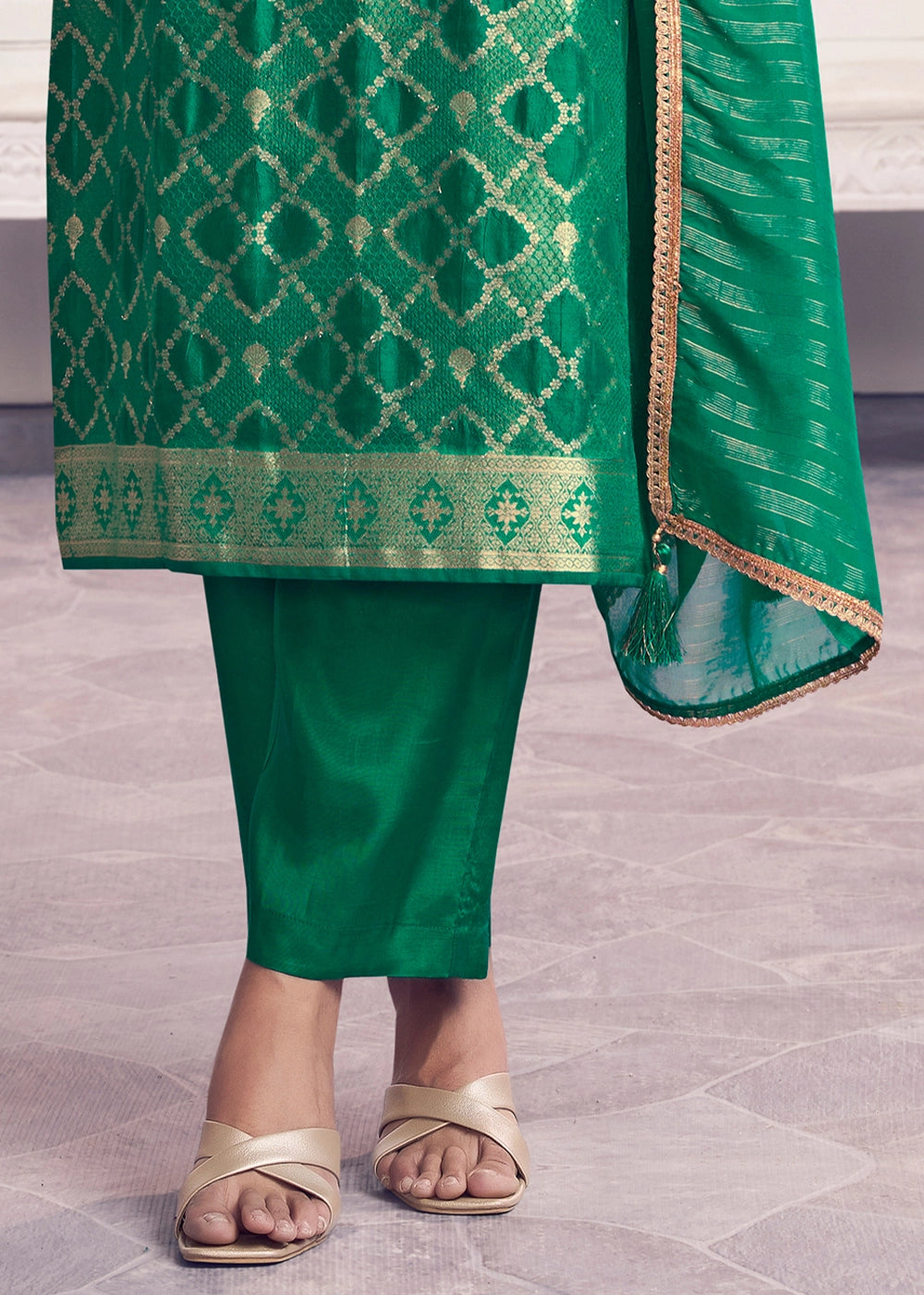 Green Jacquard Straight Kurta With Dyed Trousers And Jacquard Dupatta