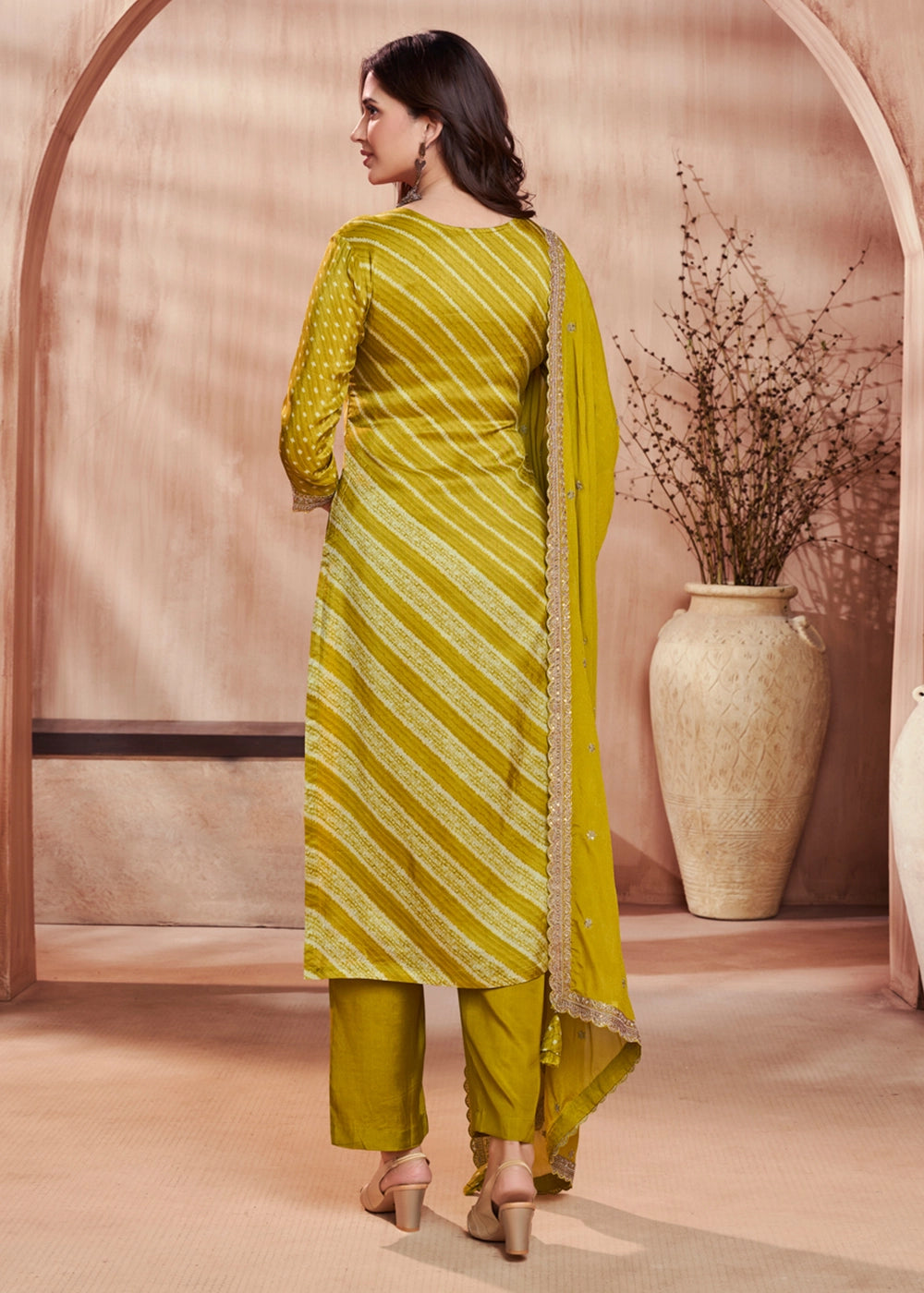 Olive Green Printed Straight Kurta With Trousers And Embroidery Dupatta
