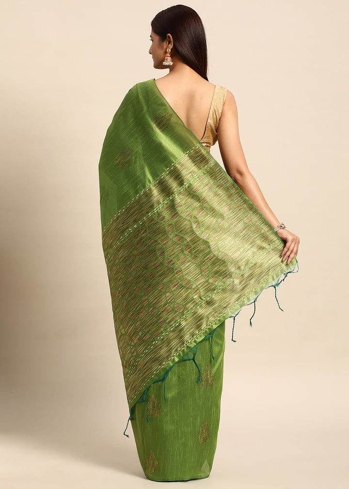 Kelly Green Raw Silk Saree with Intricate Woven Butti and Artistic Pallu