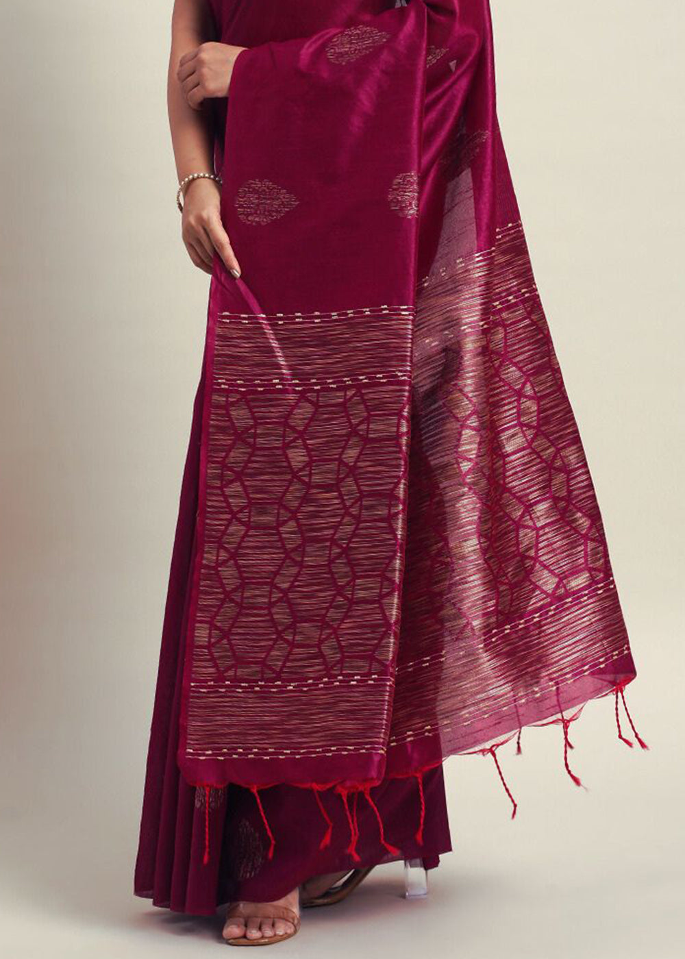 Jam Purple Raw Silk Saree with Intricate Woven Butti and Artistic Pallu