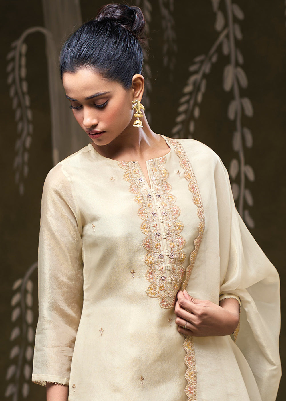 Ivory Cream Jacquard Silk Kurta Set with Scalloped Embroidery &amp; Zari Lace