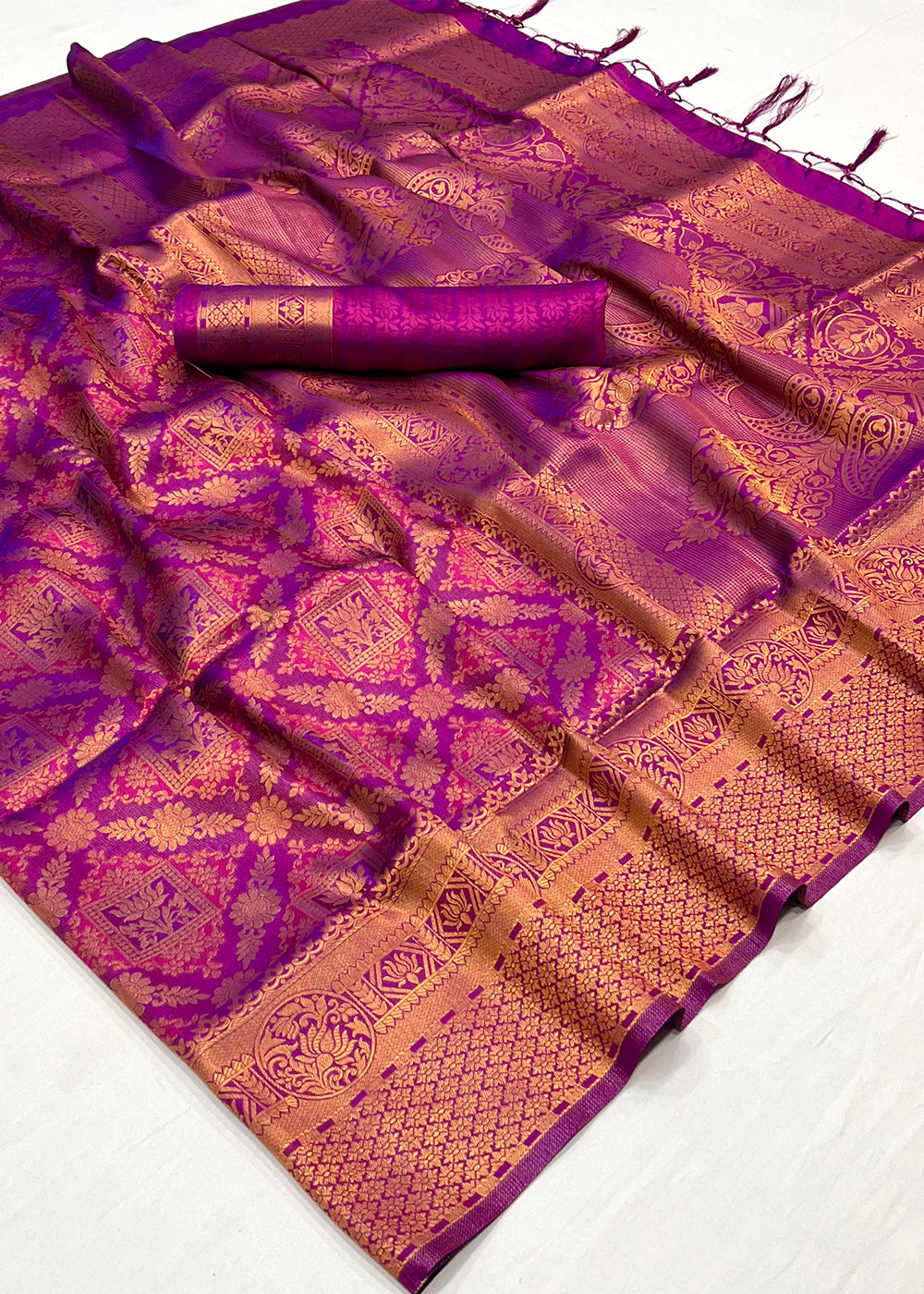 Fandango Purple Dual Tone Kanjivaram Silk Saree Featuring Traditional Handloom Weave