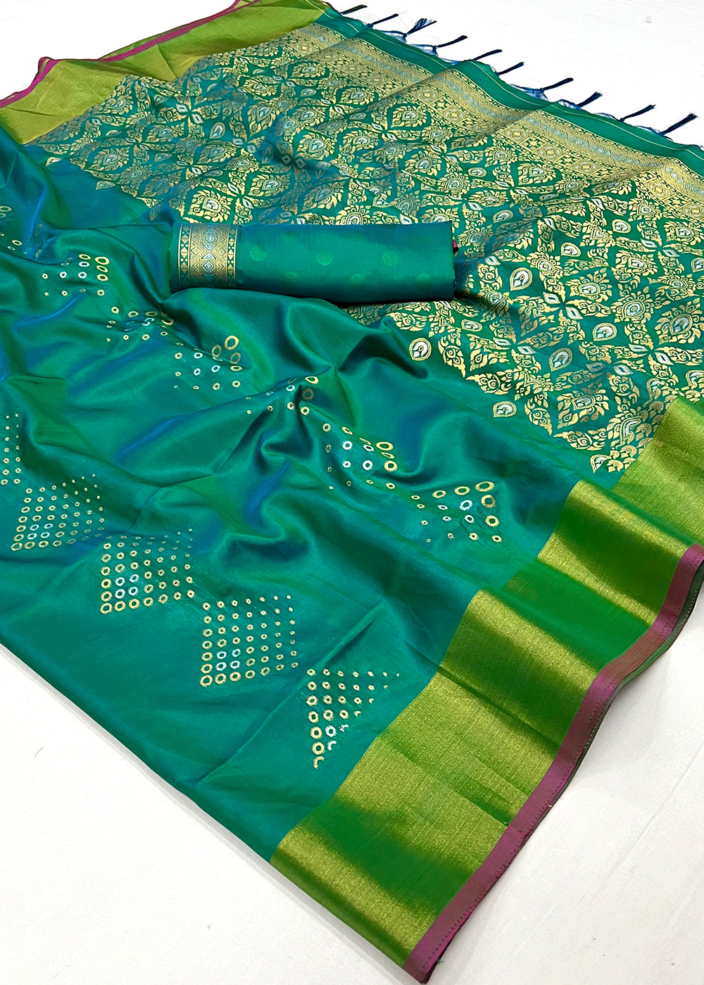 Shamrock Green Handloom Satin Silk Saree - Woven to Perfection