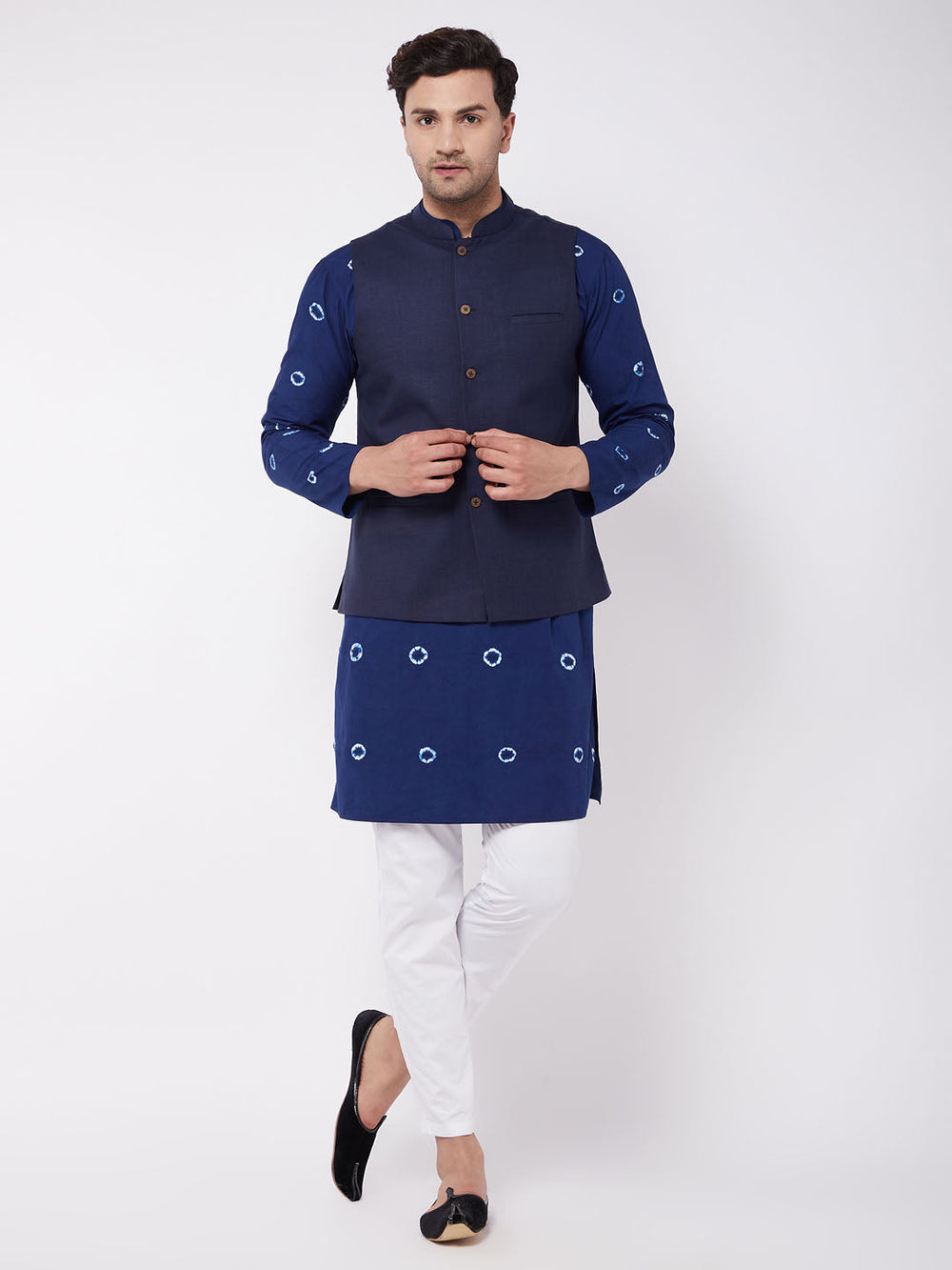 Sarvati Men's Cotton Kurta And Pyjama With Navy Blue Solid Nehru Jacket