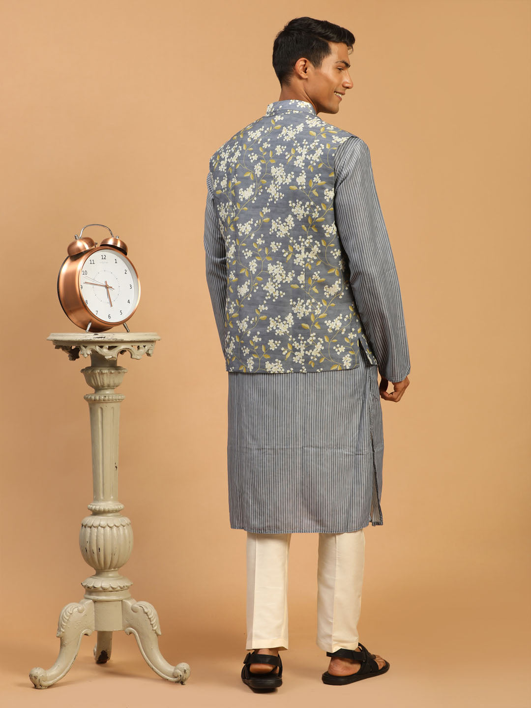 Sarvati Men's Grey Printed Nehru Jacket And kurta With Cream Viscose Pant Set