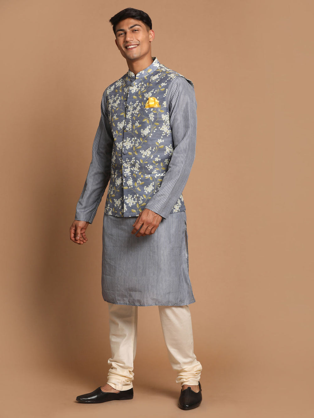 Sarvati Men's Grey Printed Nehru Jacket And kurta With Cream Pyjama Set