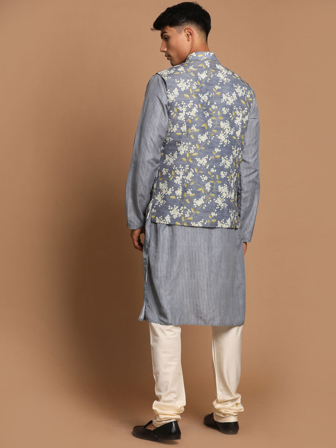 Sarvati Men's Grey Printed Nehru Jacket And kurta With Cream Pyjama Set